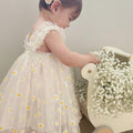 White Daisy First Birthday Dress with Matching “One” Party Crown – Baby Girl Outfit for Cake Smash & Photos