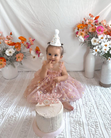 Peach Daisy First Birthday Dress with Matching “1” Party Crown – Baby Girl Outfit for Cake Smash & Photos